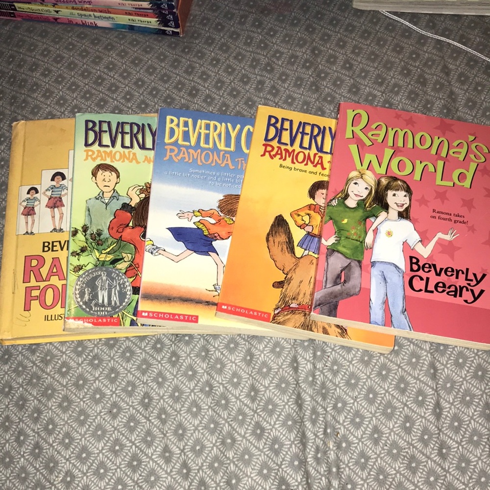 There are 5 books